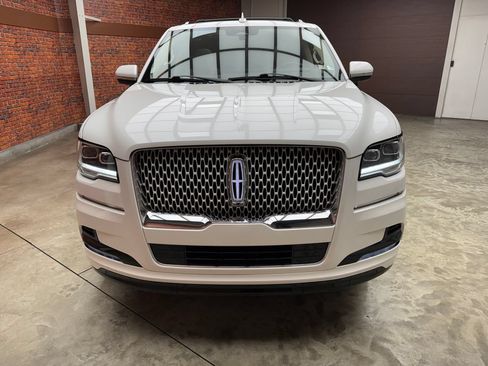 Used 2024 Lincoln Navigator L Reserve AWD/4WD image 9