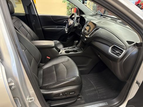 Used 2020 Chevrolet Equinox Premier image 16