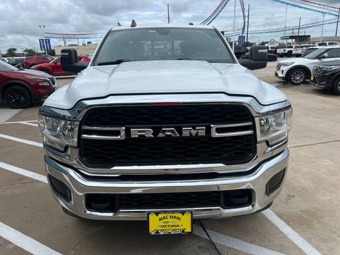 Used 2024 RAM 3500 Tradesman w/ Chrome Appearance Group AWD/4WD image 7