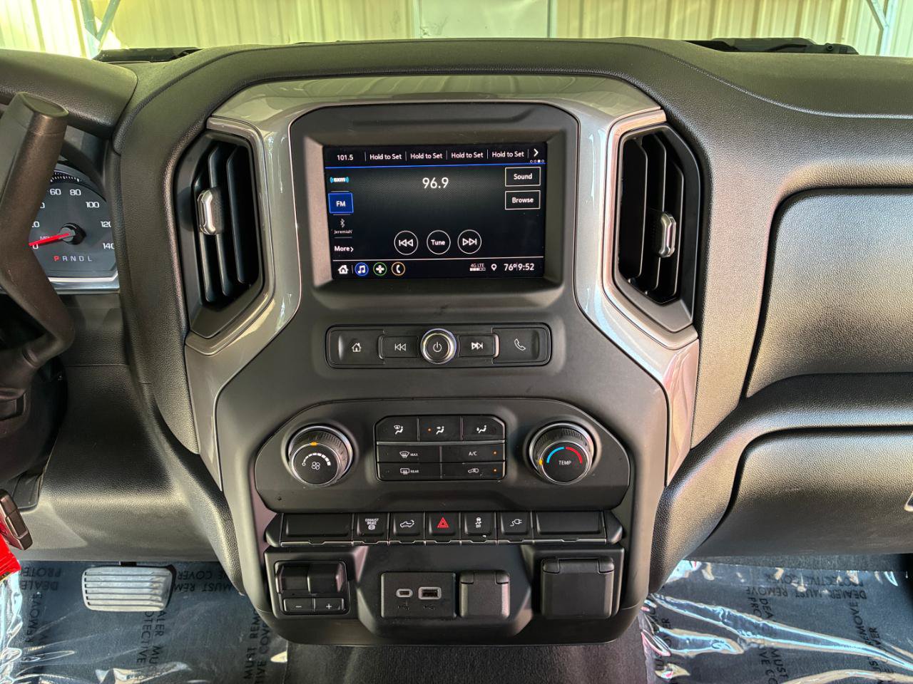 Used 2022 Chevrolet Silverado 2500 Custom w/ Custom Value Package AWD/4WD image 18