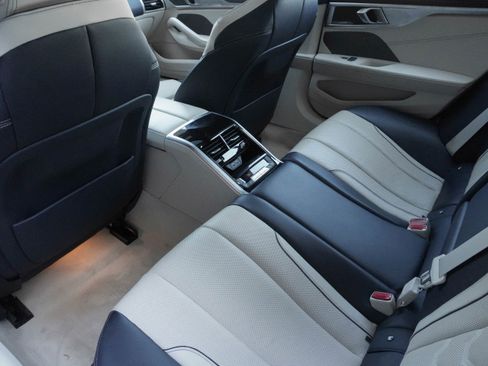 Used 2023 BMW M850i Gran Coupe xDrive w/ M Carbon Exterior Package image 33