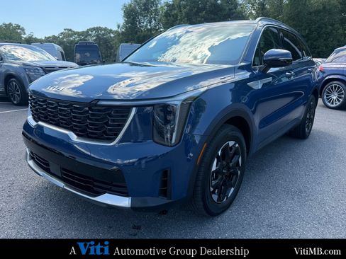 Used 2025 Kia Sorento S FWD image 4
