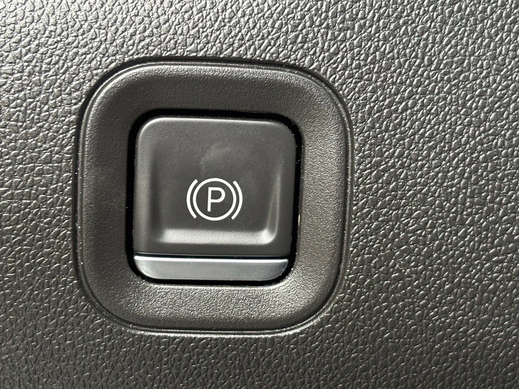 Used 2023 GMC Sierra 2500 Denali AWD/4WD image 36