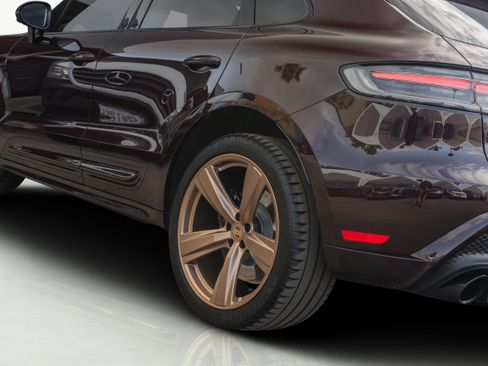 Used 2023 Porsche Macan GTS w/ Sport Chrono Package image 34