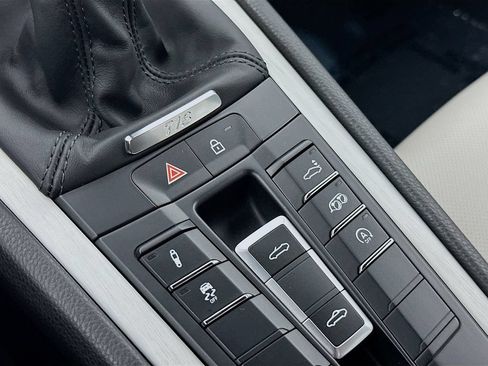 Certified 2025 Porsche 718 Boxster RWD image 16