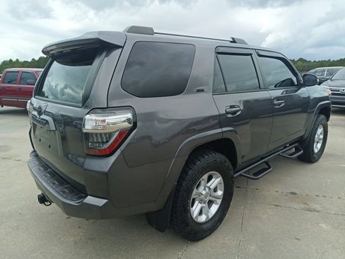 Used 2019 Toyota 4Runner SR5 image 3
