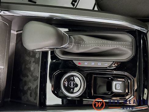 New 2026 GMC Canyon Elevation w/ Convenience Package image 17