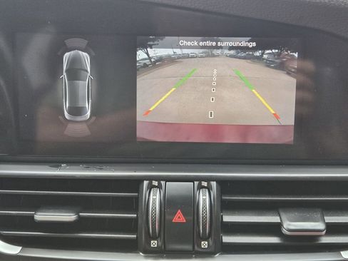 Used 2022 Alfa Romeo Giulia Veloce RWD image 7