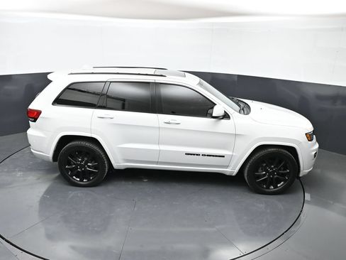 Used 2020 Jeep Grand Cherokee Altitude RWD image 37