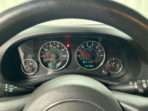 Used 2015 Jeep Wrangler Sport image 13