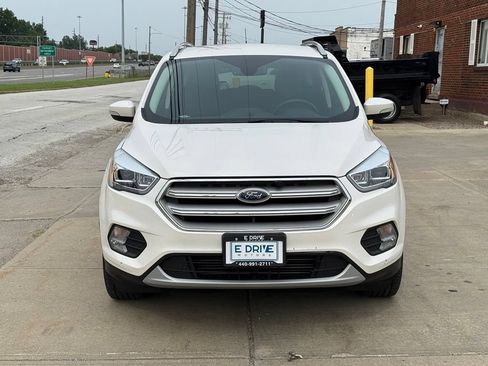 Used 2019 Ford Escape Titanium AWD/4WD image 2