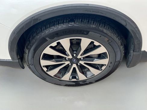 Used 2017 Subaru Outback 3.6R Limited AWD/4WD image 32