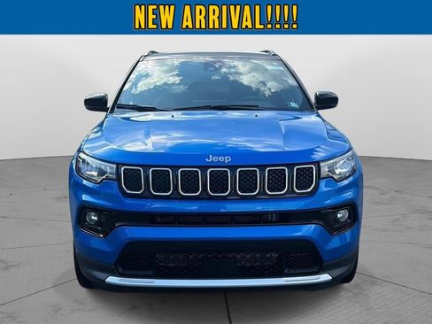 Used 2023 Jeep Compass Limited AWD/4WD image 3