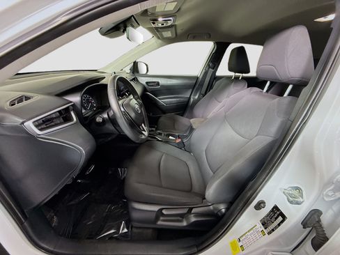 Used 2024 Toyota Corolla Cross LE FWD image 22