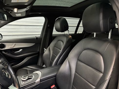 Used 2019 Mercedes-Benz GLC 300 4MATIC image 9