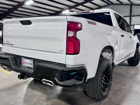 Used 2020 Chevrolet Silverado 1500 LT Trail Boss w/ Convenience Package AWD/4WD image 3