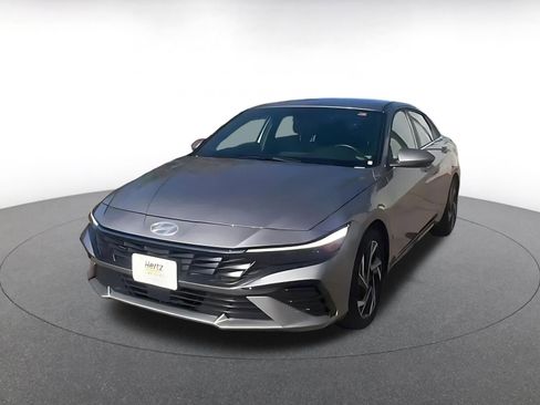 Used 2025 Hyundai Elantra Limited image 7