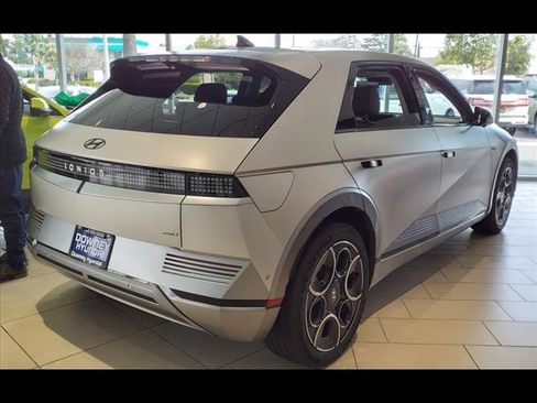 Used 2024 Hyundai Ioniq 5 Limited image 3