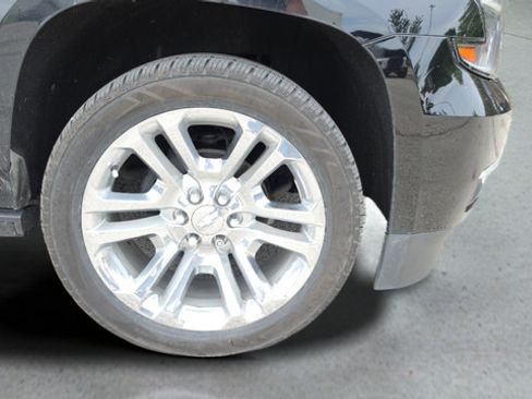 Used 2020 Chevrolet Tahoe Premier w/ Premier Plus Edition AWD/4WD image 24