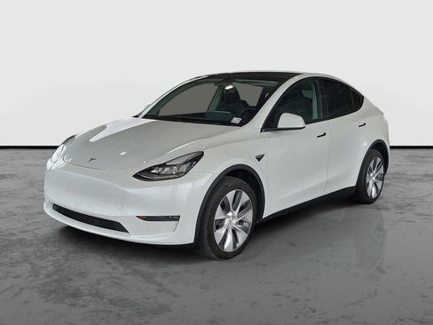 Used 2023 Tesla Model Y Long Range image 2
