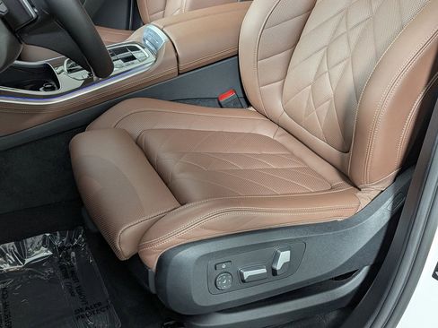 Used 2023 BMW X5 xDrive40i w/ Premium Package image 21