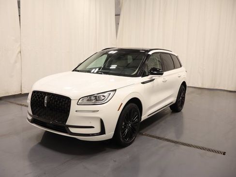 Used 2025 Lincoln Corsair Reserve w/ Equipment Group 202A image 4