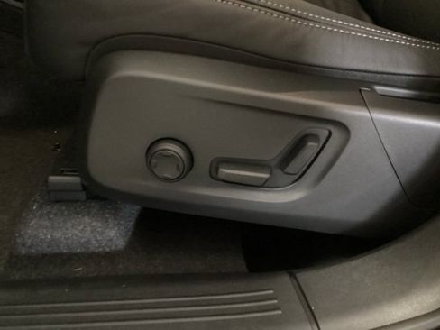 New 2025 Volvo XC40 B5 Plus w/ Protection Package Premier image 14