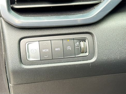 Used 2024 GMC Acadia AT4 w/ Luxury Package image 10