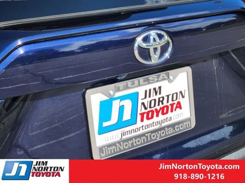 Used 2022 Toyota RAV4 XLE AWD/4WD image 12
