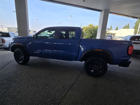 New 2025 GMC Canyon Elevation w/ Convenience Package image 3