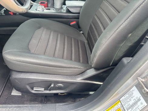 Used 2020 Ford Fusion SE FWD image 8