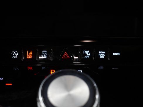 Used 2024 Jeep Wagoneer Series II image 23