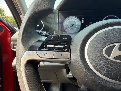 Used 2024 Hyundai Elantra SEL FWD image 9