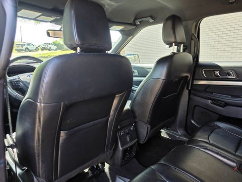 Used 2018 Ford Explorer XLT w/ Equipment Group 202A image 33