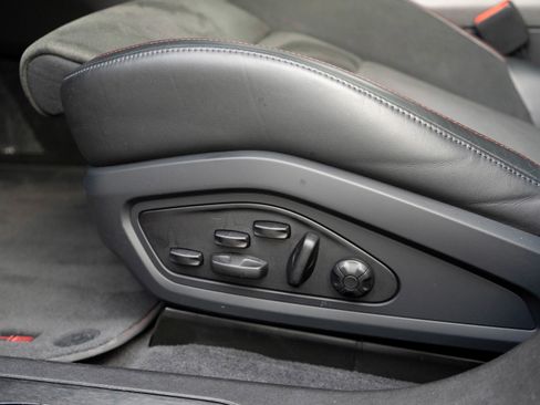 Used 2023 Porsche Taycan GTS image 15