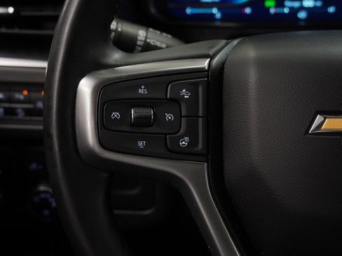 Used 2024 Chevrolet Suburban Premier image 37