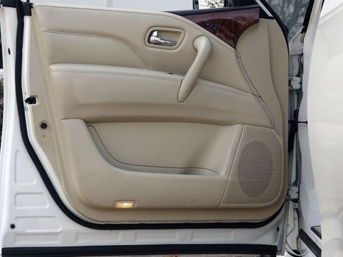 Used 2019 INFINITI QX80 Luxe w/ All-Season Package image 38