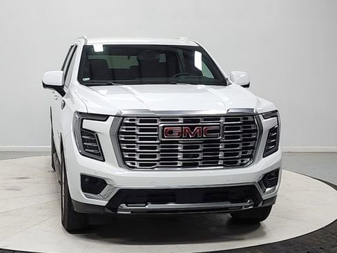 Used 2025 GMC Yukon Denali RWD image 2