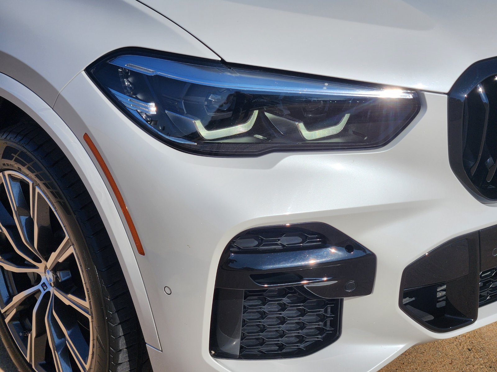 Used 2023 BMW X5 sDrive40i w/ M Sport Package RWD image 11