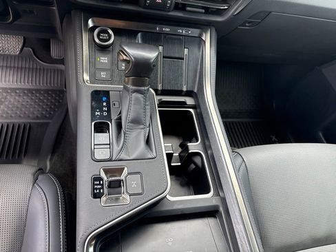 Used 2025 Lexus GX 550 w/ Accessory Package (Z1) AWD/4WD image 15