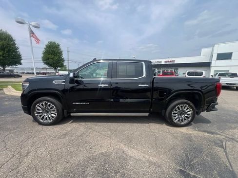 Used 2023 GMC Sierra 1500 Denali w/ Technology Package AWD/4WD image 9