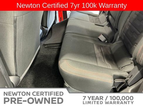 Used 2025 Nissan Frontier PRO-4X AWD/4WD image 17