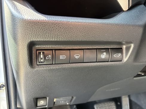 Used 2020 Toyota RAV4 XLE w/ Convenience Package AWD/4WD image 10