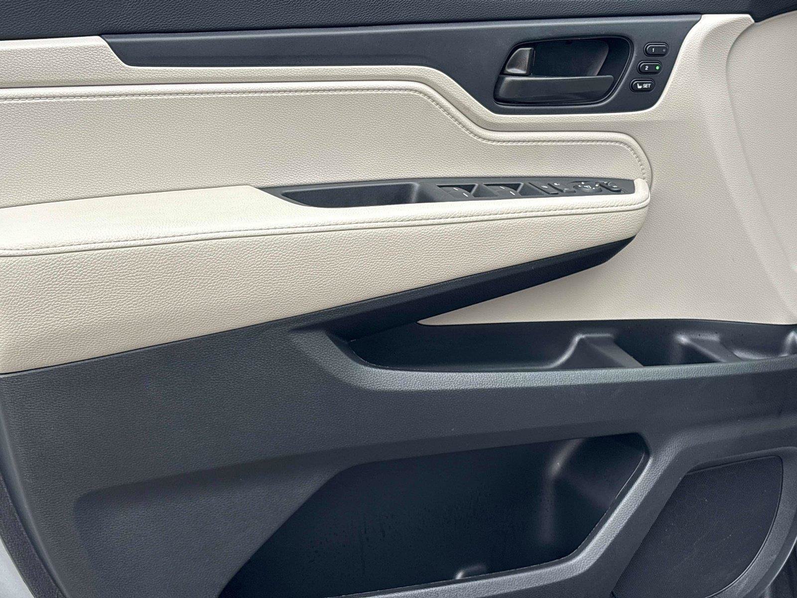 Certified 2025 Honda Odyssey EX-L image 19