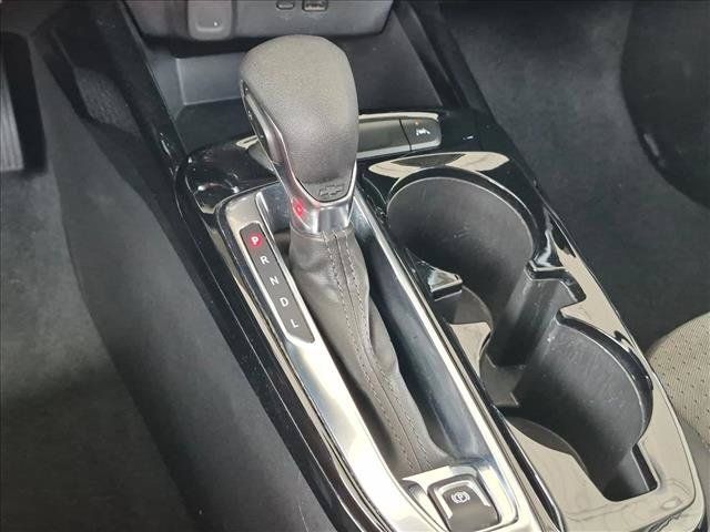 Used 2025 Chevrolet Trax LT FWD image 11