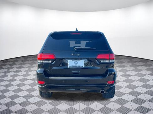 Used 2019 Jeep Grand Cherokee Altitude image 10