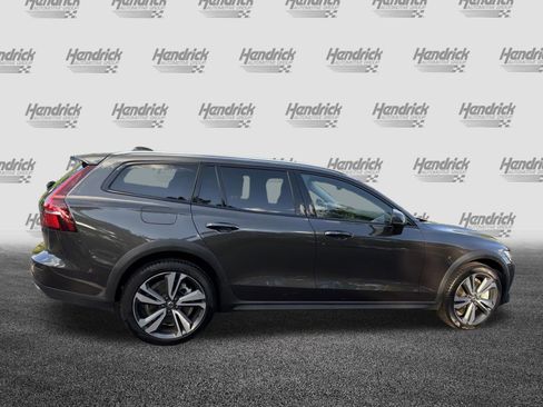 Certified 2025 Volvo V60 B5 Cross Country Plus AWD/4WD image 11