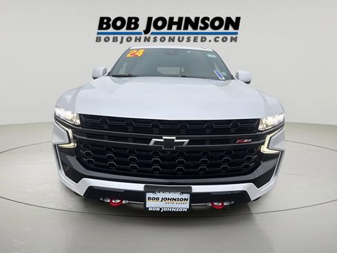 Used 2024 Chevrolet Suburban Z71 w/ Luxury Package image 2