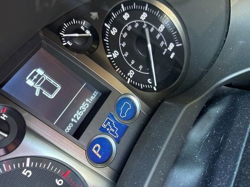 Used 2012 Lexus GX 460 image 6