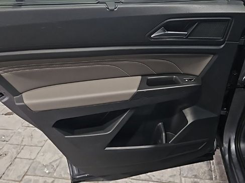 Used 2023 Volkswagen Atlas SE image 22